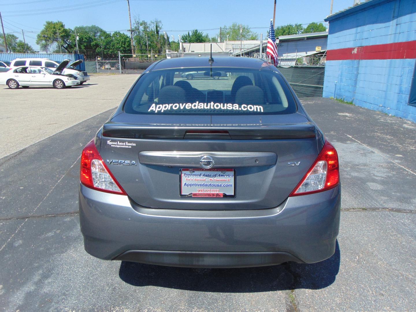 2019 Nissan Versa (3N1CN7AP7KL) , located at 2105 Dixie Hwy, Louisville, KY, 40210, (502) 772-3333, 38.220932, -85.795441 - Photo#7